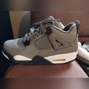 Jordan 4 Retro Cool Grey,. DEADSTOCK, NEVER WORN. $200/OBO